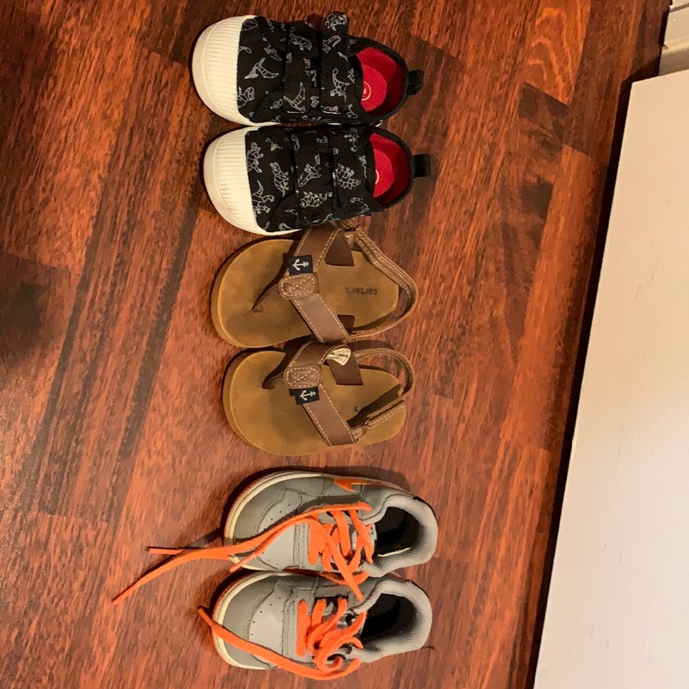 bundle of 3 toddler size 7 shoes